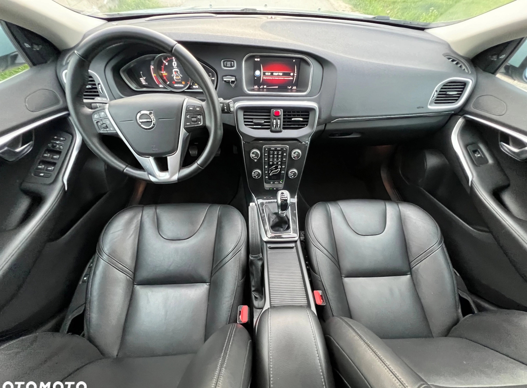 Volvo V40 cena 59900 przebieg: 165500, rok produkcji 2017 z Chrzanów małe 781